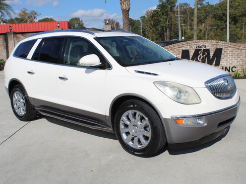 Used 2011 Buick Enclave CXL image 17