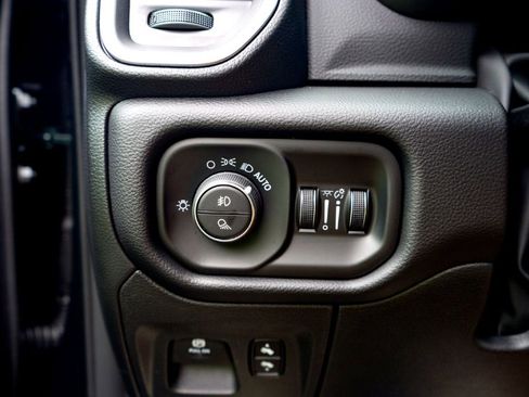 New 2026 RAM 1500 4x4 Crew Cab image 16