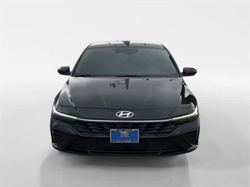 Certified 2025 Hyundai Elantra SEL image 14