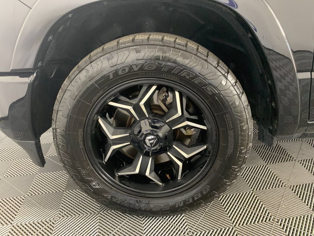 Used 2019 RAM 1500 Limited AWD/4WD image 9