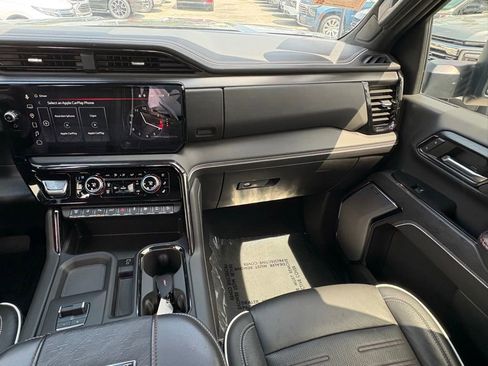 Used 2024 GMC Sierra 2500 AT4X AWD/4WD image 17