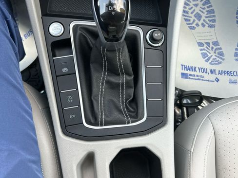 Used 2024 Volkswagen Jetta SE w/ Black Wheel Package FWD image 19