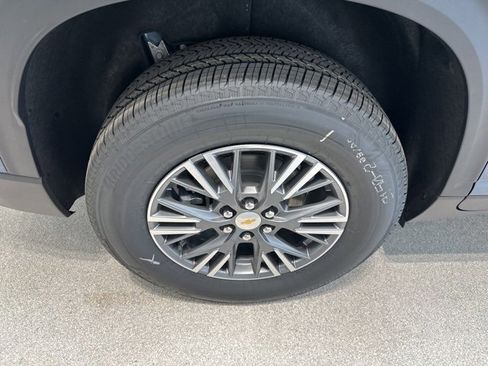 New 2026 Chevrolet Traverse LT w/ Driver Confidence Package image 7
