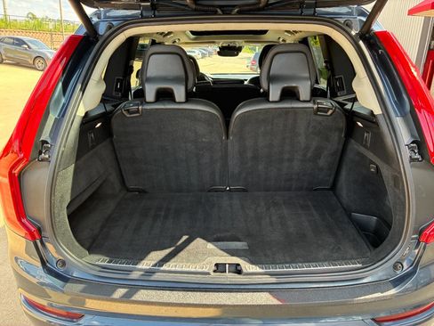Used 2020 Volvo XC90 T6 Momentum image 14