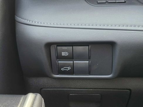 Certified 2020 Toyota Highlander XLE image 33