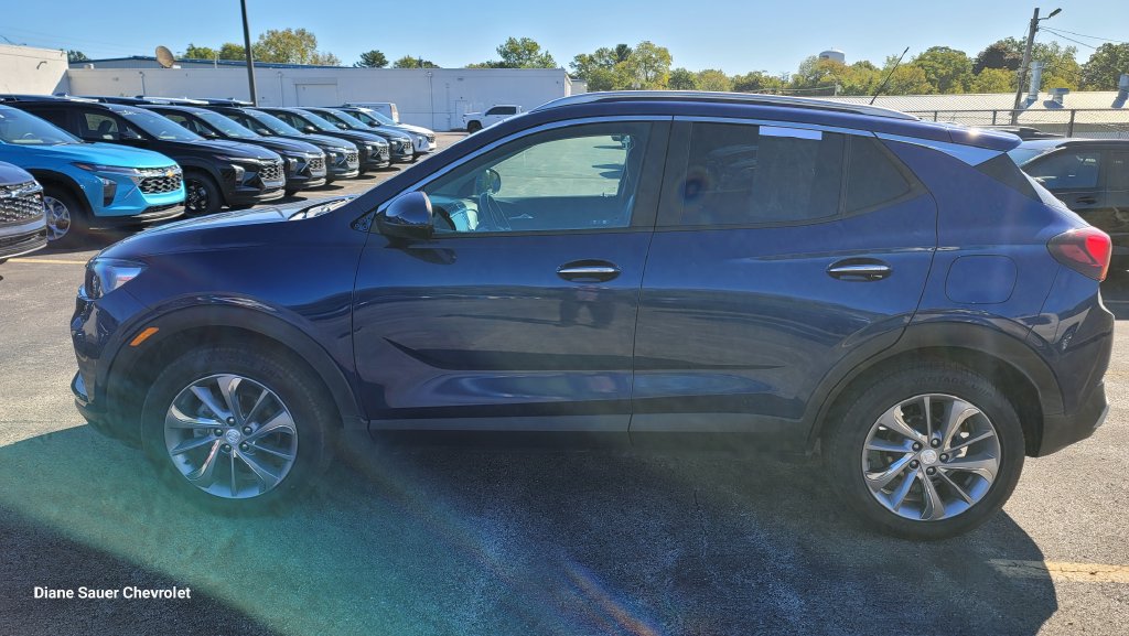 Used 2022 Buick Encore GX Select w/ Experience Buick Package AWD/4WD image 3