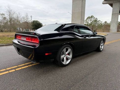Used 2010 Dodge Challenger SRT8 RWD image 9