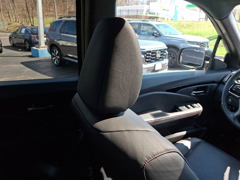 Certified 2024 Honda Ridgeline Black Edition image 13