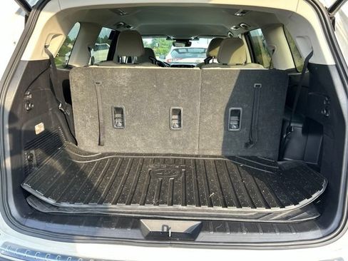 Used 2023 Subaru Ascent Premium w/ Convenience Package AWD/4WD image 11
