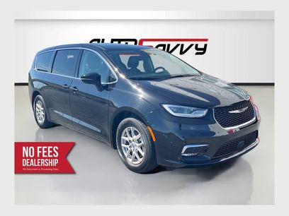 Used 2024 Chrysler Pacifica Touring-L