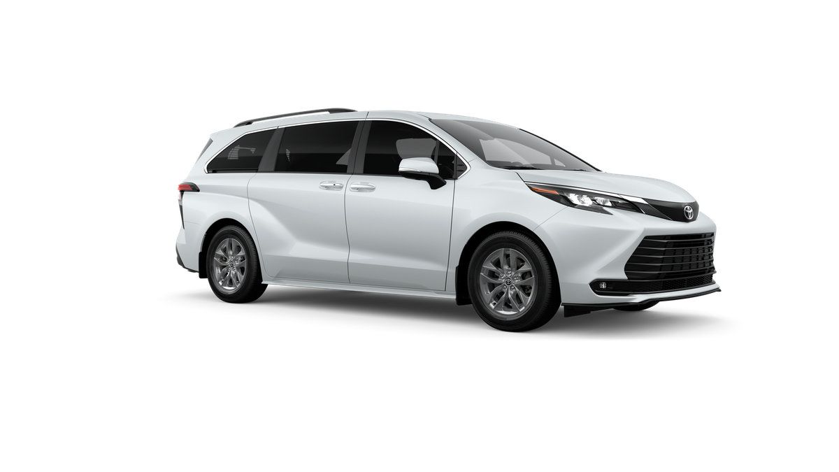 Certified 2026 Toyota Sienna XLE FWD image 44