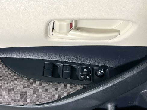 Used 2025 Toyota Corolla LE FWD image 16