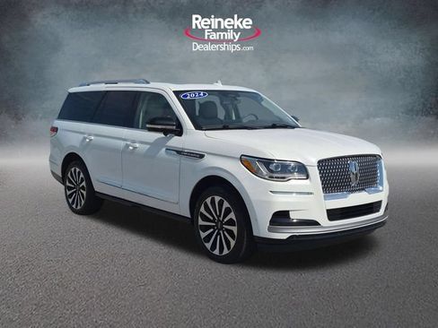 Used 2024 Lincoln Navigator Reserve AWD/4WD image 3