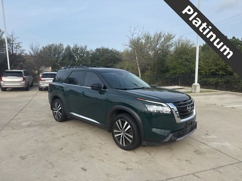 Used 2023 Nissan Pathfinder Platinum image 3