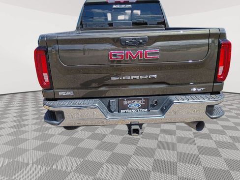 Used 2023 GMC Sierra 2500 SLT w/ SLT Convenience Package AWD/4WD image 4