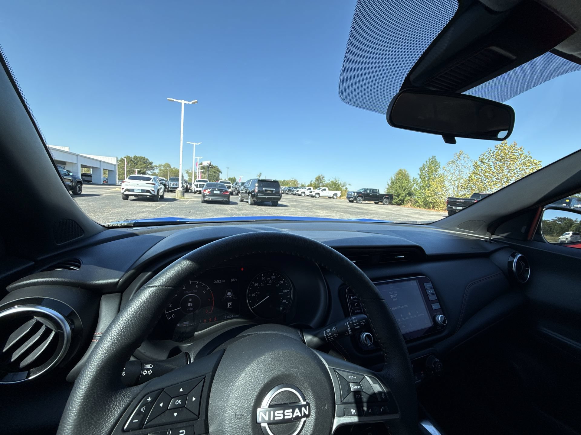 Used 2023 Nissan Kicks SR FWD image 16