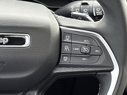 Certified 2024 Jeep Grand Cherokee Altitude image 23