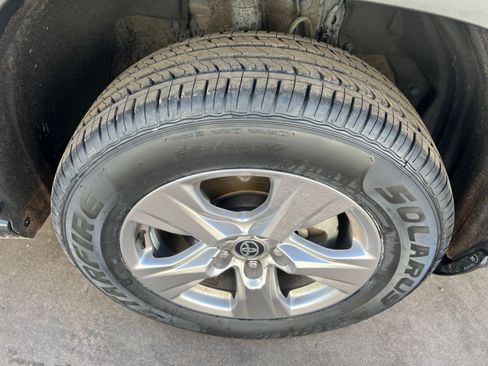 Used 2025 Toyota RAV4 XLE w/ Convenience Package image 31