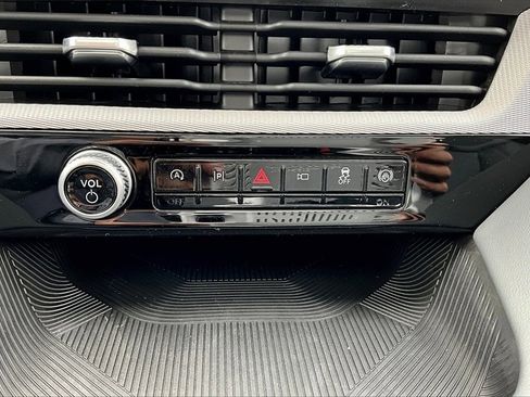 New 2025 Ford Explorer Active w/ Active Comfort Package image 22