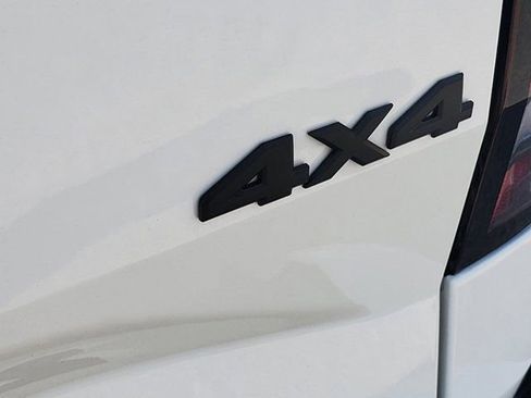 New 2026 Nissan Frontier SV w/ SV Convenience Package image 9