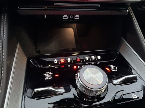 Used 2025 Jeep Wagoneer Series II image 42