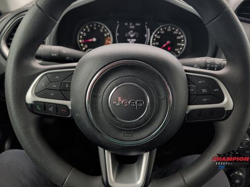 Used 2023 Jeep Renegade Latitude AWD/4WD image 20