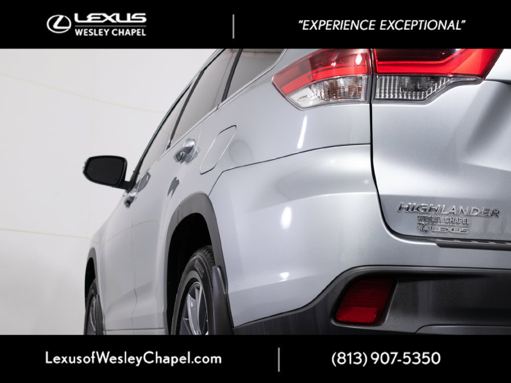 Used 2018 Toyota Highlander XLE AWD/4WD image 6