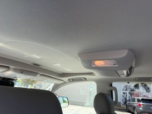 Used 2018 Toyota Sequoia Platinum AWD/4WD image 14