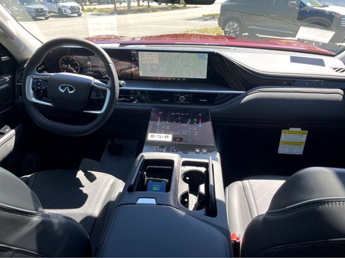 New 2025 INFINITI QX80 Luxe image 4