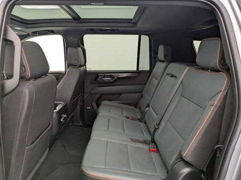 Used 2025 GMC Yukon XL AT4 AWD/4WD image 23