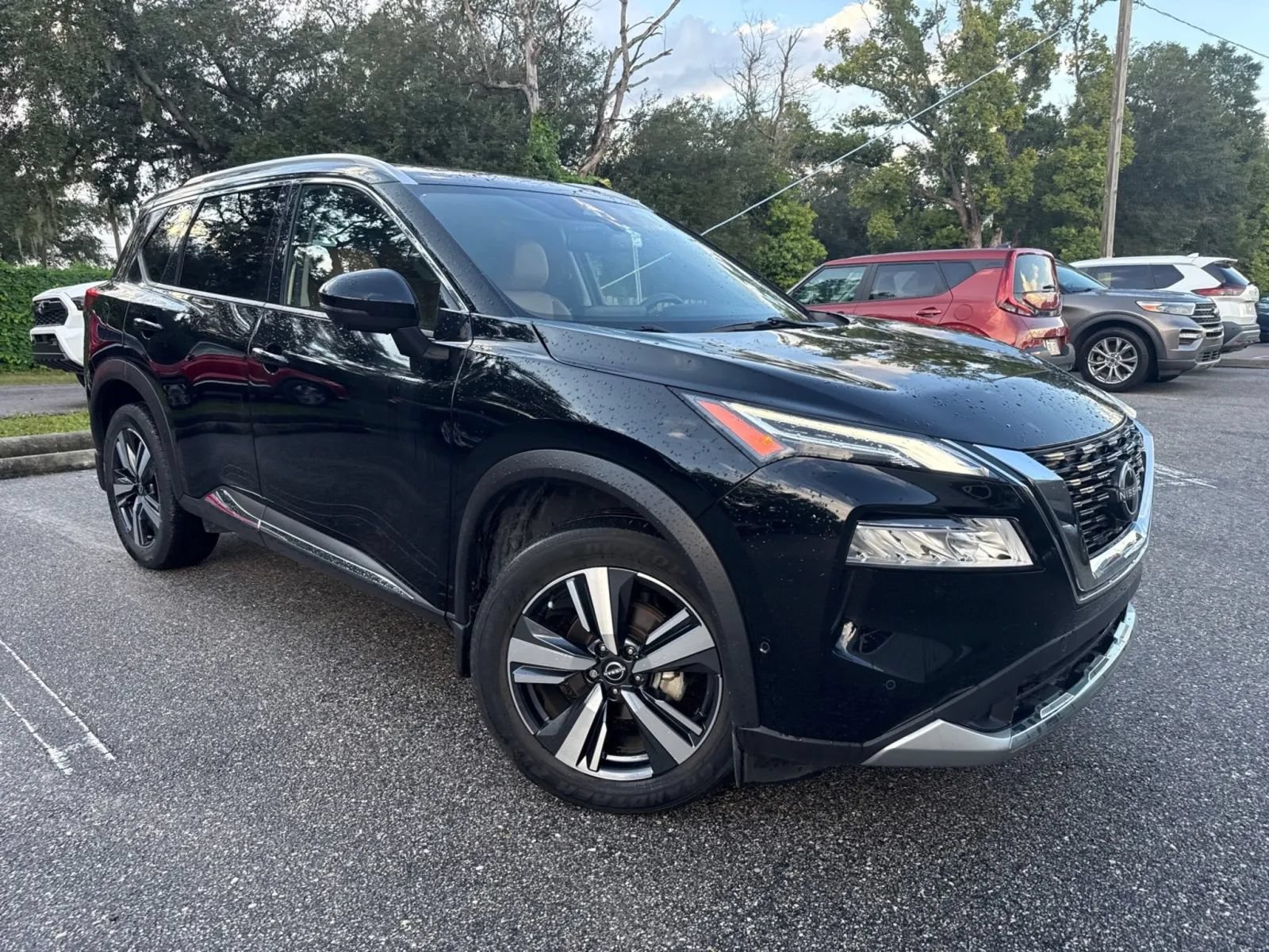 Used 2023 Nissan Rogue Platinum FWD image 7