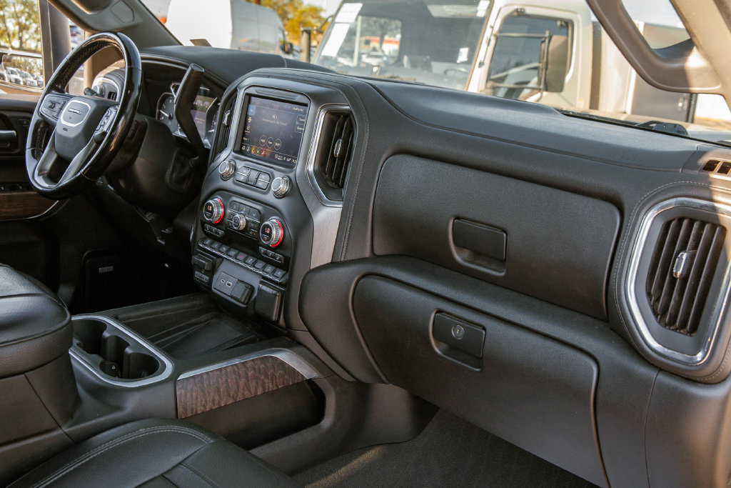 Used 2023 GMC Sierra 2500 Denali w/ Denali Black Diamond Edition AWD/4WD image 12