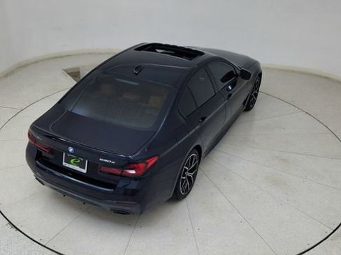 Used 2023 BMW 530e xDrive w/ Premium Package image 84
