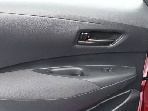 Used 2025 Toyota Corolla LE FWD image 28