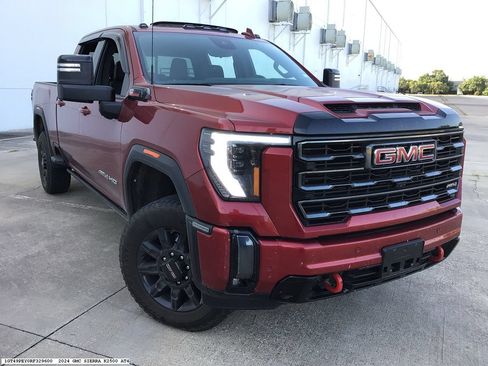 Used 2024 GMC Sierra 2500 AT4 w/ AT4 Premium Plus Package AWD/4WD image 4