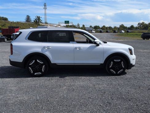 Used 2024 Kia Telluride S w/ S Sunroof Package image 2