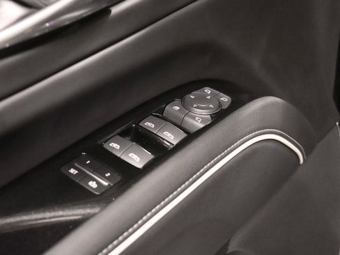 Certified 2022 Cadillac Escalade ESV Luxury AWD/4WD image 12