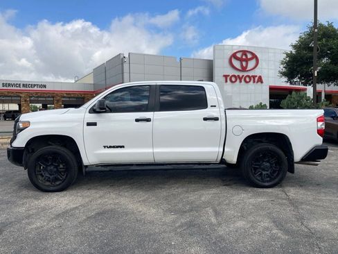 Used 2021 Toyota Tundra SR5 w/ SR5 Leather Package AWD/4WD image 8