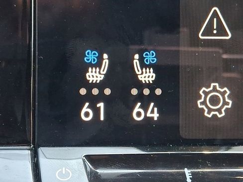 Used 2025 Volkswagen Atlas Cross Sport SE image 17