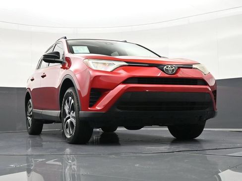 Used 2017 Toyota RAV4 LE image 32