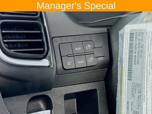 Used 2025 RAM ProMaster 3500 w/ Quick Order Package 22G SLT FWD image 10