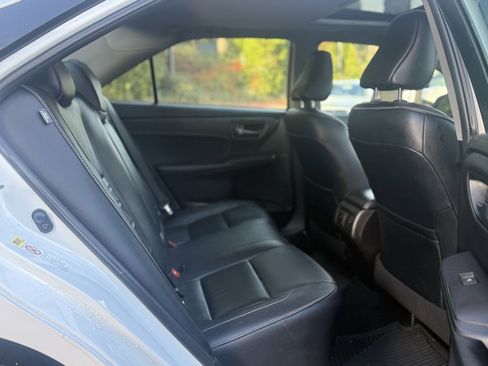 Used 2015 Toyota Camry XLE image 18