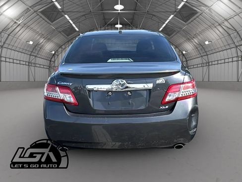 Used 2010 Toyota Camry XLE FWD image 6