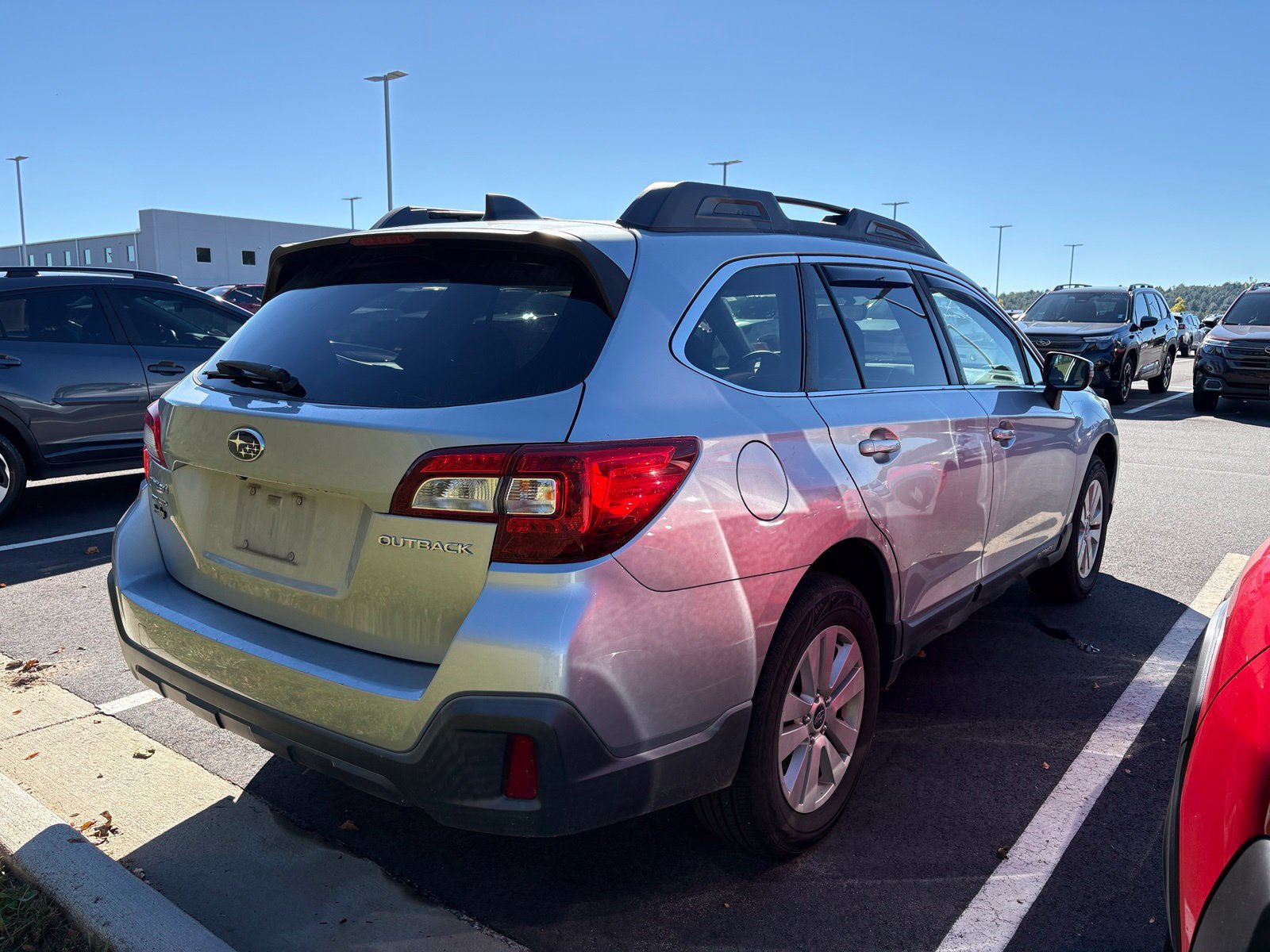 Used 2019 Subaru Outback 2.5i Premium AWD/4WD image 6