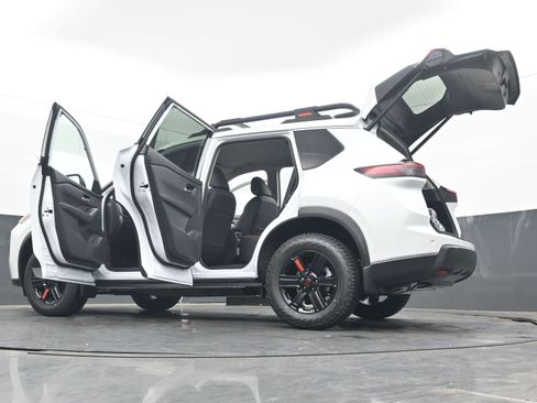 New 2026 Nissan Rogue SV image 42