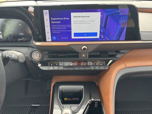 Used 2025 Toyota Crown Signia w/ Advanced Technology Package AWD/4WD image 11