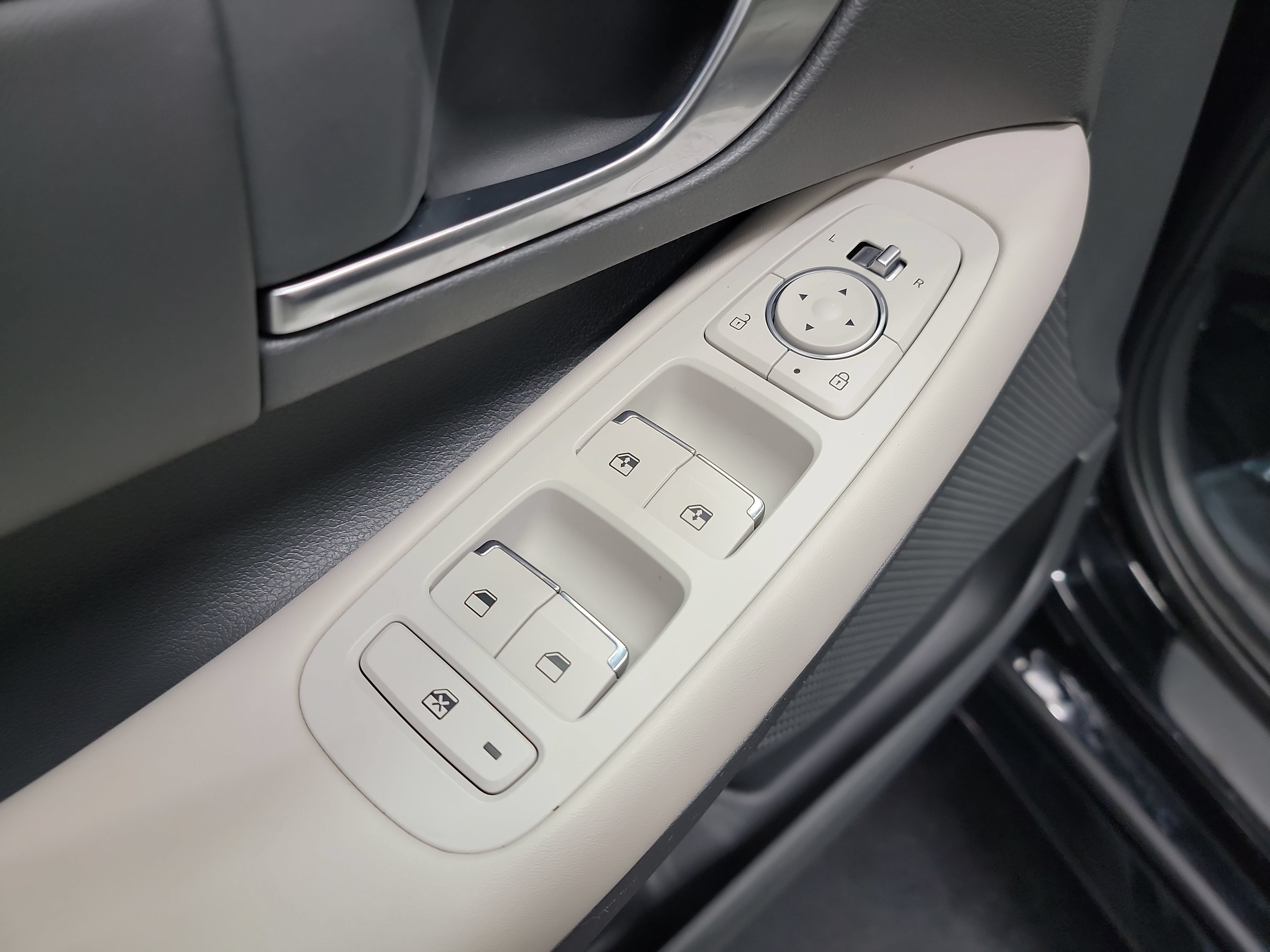Used 2023 Hyundai Sonata SEL w/ Convenience Package FWD image 14