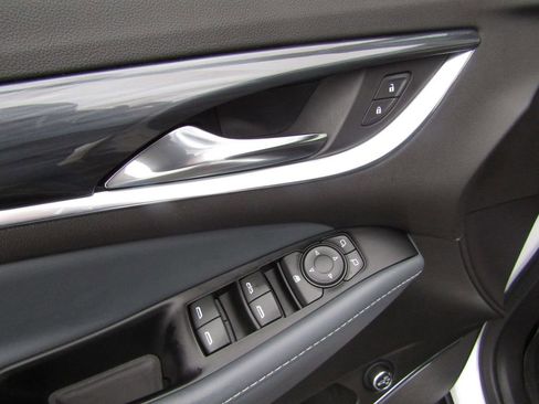 Used 2024 Buick Enclave Essence w/ Sport Touring Edition image 24