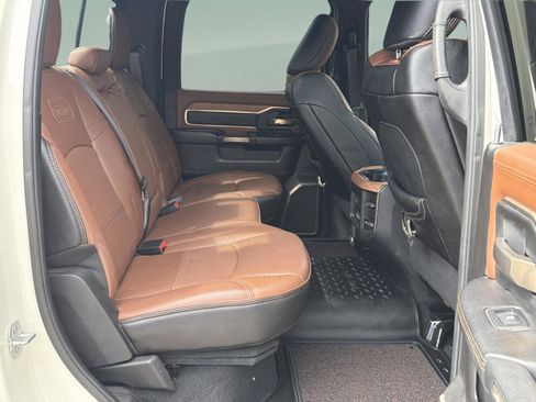 Used 2019 RAM 2500 Limited AWD/4WD image 9