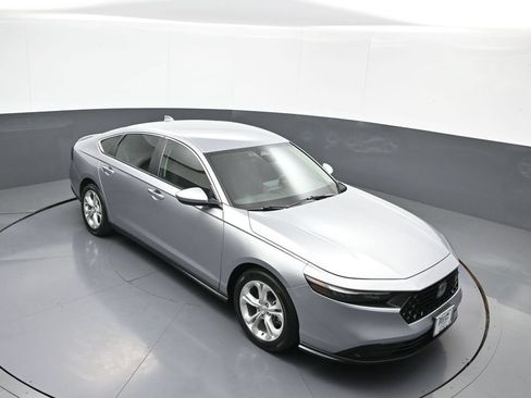 Used 2023 Honda Accord LX image 35
